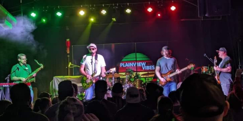 Plainview Vibews on stage.